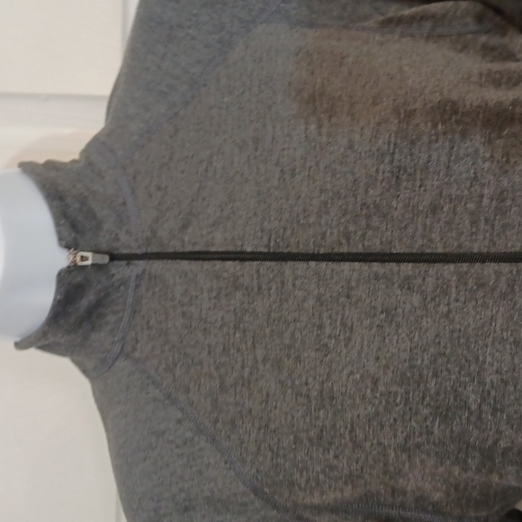 Patagonia thumb hole top - Picture 12 of 16